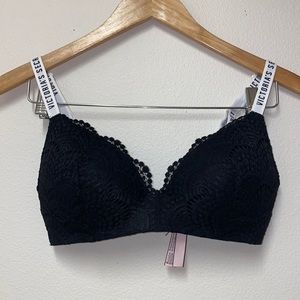 Victoria’s Secret T-Shirt Lightly Lined Wireless Bra 32D